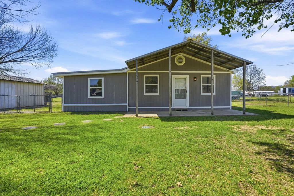556 Ox-bow Court, Burleson