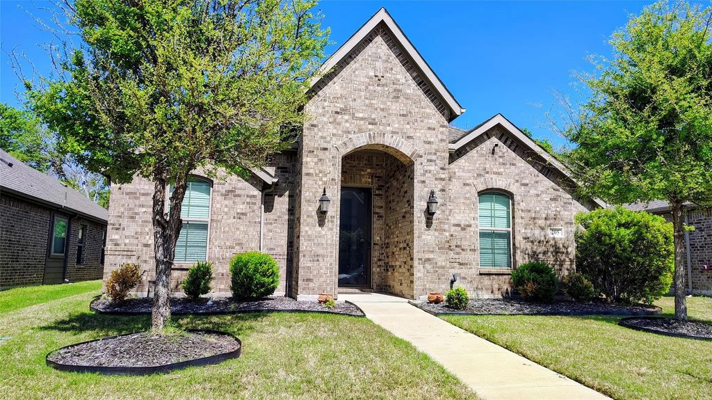 205 Violet Drive, Waxahachie