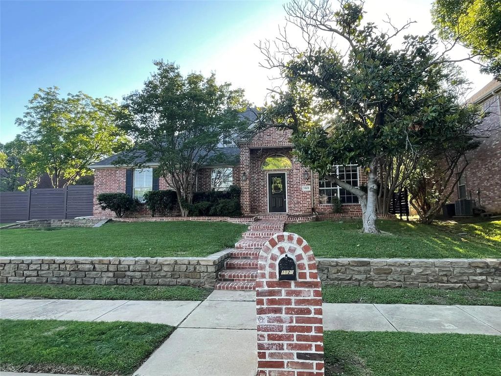 1829 Trail Ridge Lane, Flower Mound