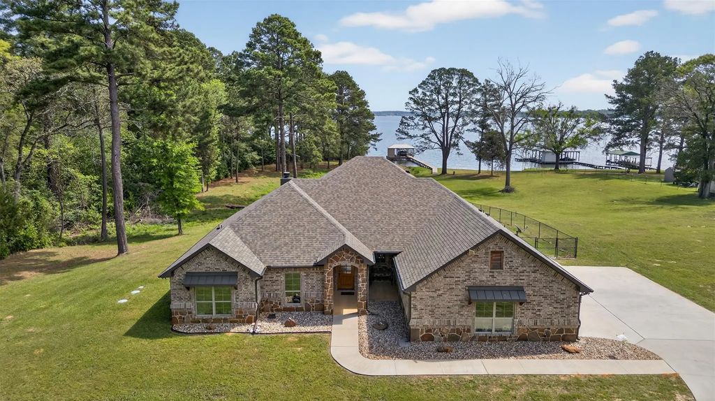 10227 County Road 4101, Frankston
