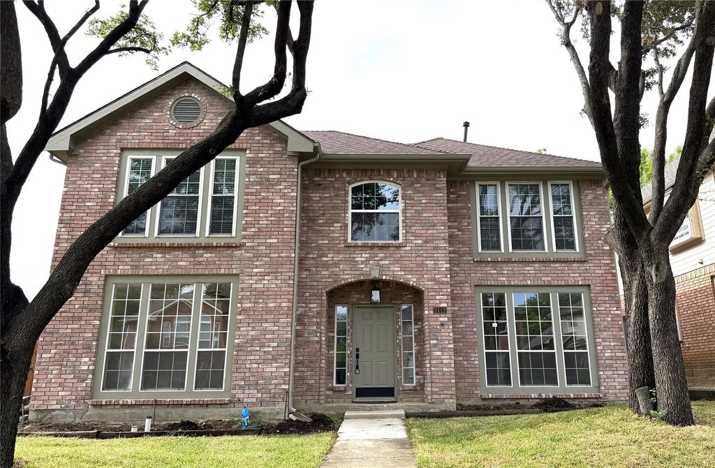 2112 Stonegate Drive, Carrollton