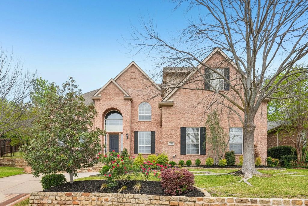 701 Edgewood Drive, Keller