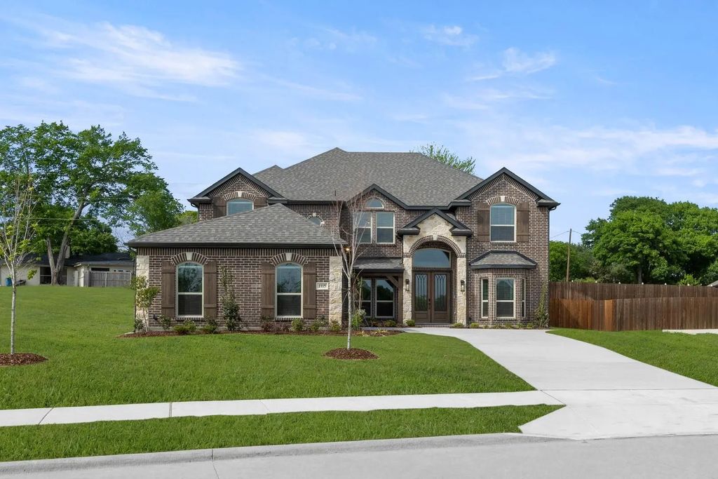 1115 Willow Lake Drive, DeSoto