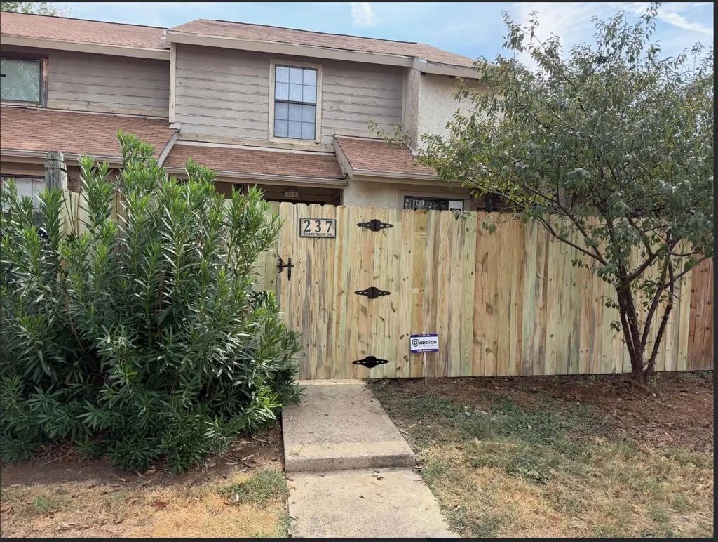 237 Shady Lane Drive, Fort Worth