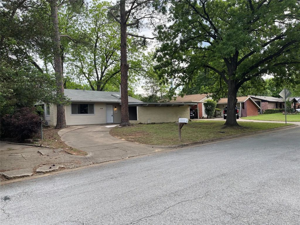 518 W Lovers Lane, Arlington