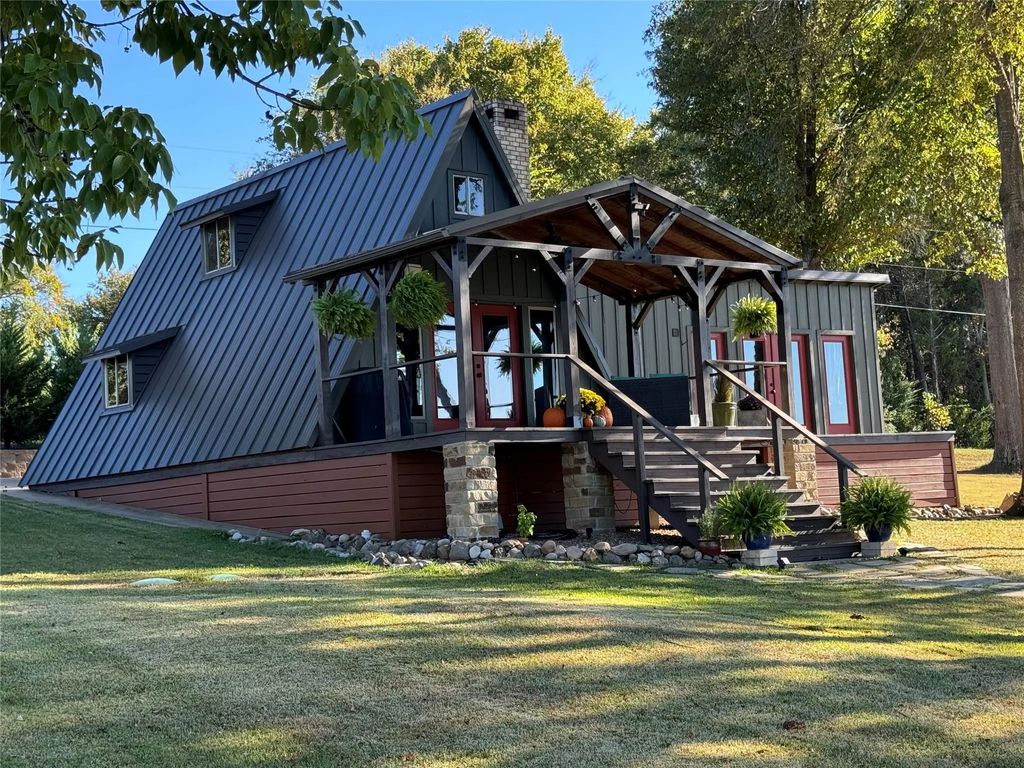 812 County Road 2275, Mineola