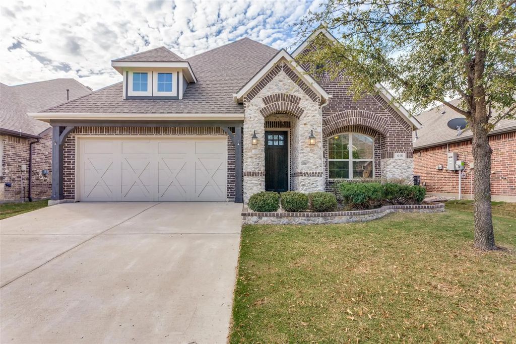 616 Wollford Way, Fort Worth