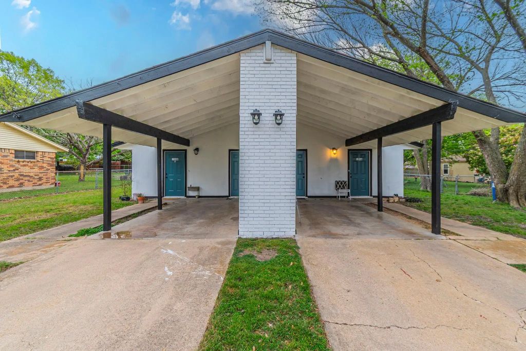104 N Hillside Street, Red Oak