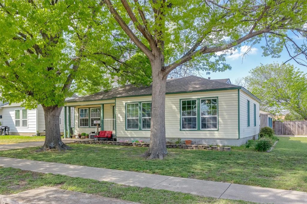 801 Holly Drive, Garland