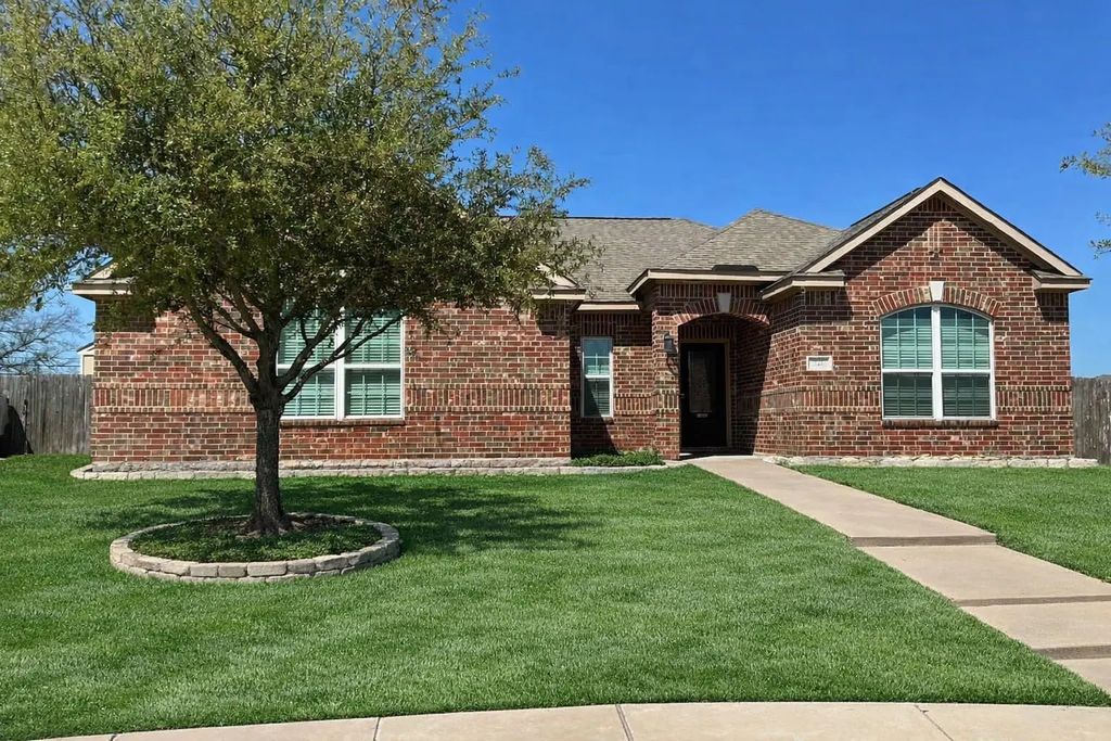 721 Meadow Springs Drive, Glenn Heights
