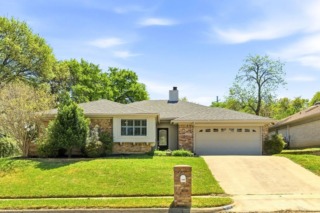 1704 Saxon Drive, Bedford