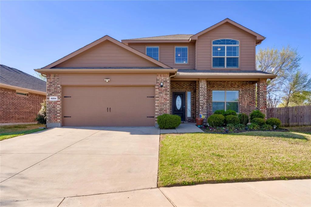 8204 Windsor Forest Drive, Fort Worth