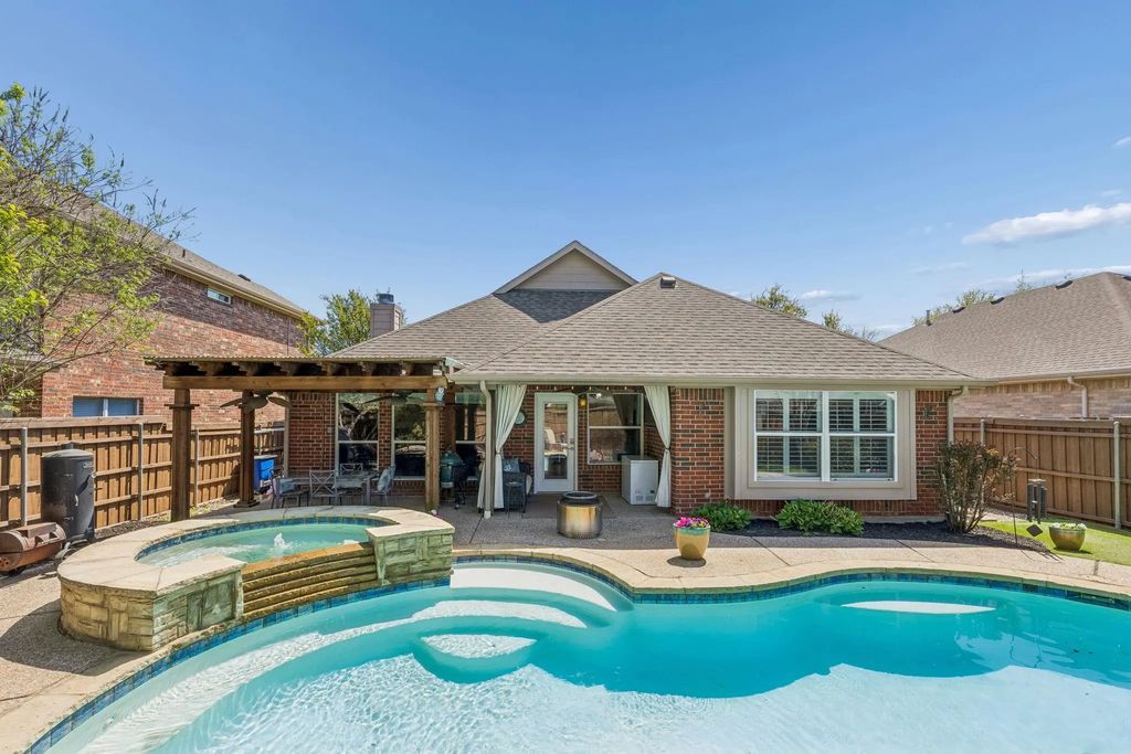 6415 Lakewood Drive, Sachse