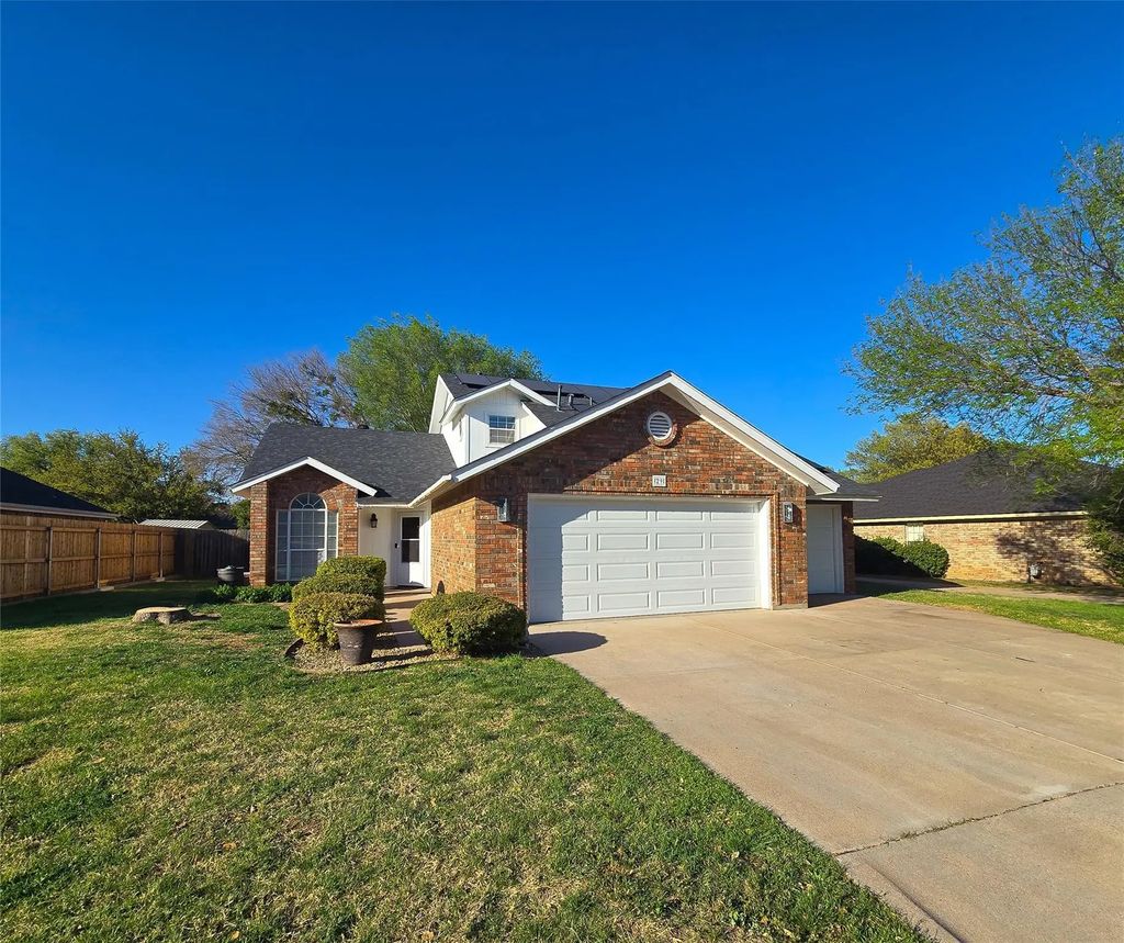 29 Pebble Beach, Abilene