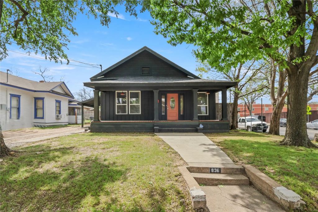 836 W 8th Street, Dallas