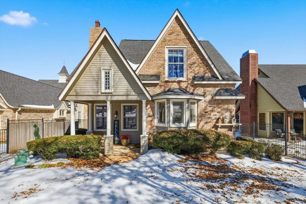 307 Denton Street E, Argyle