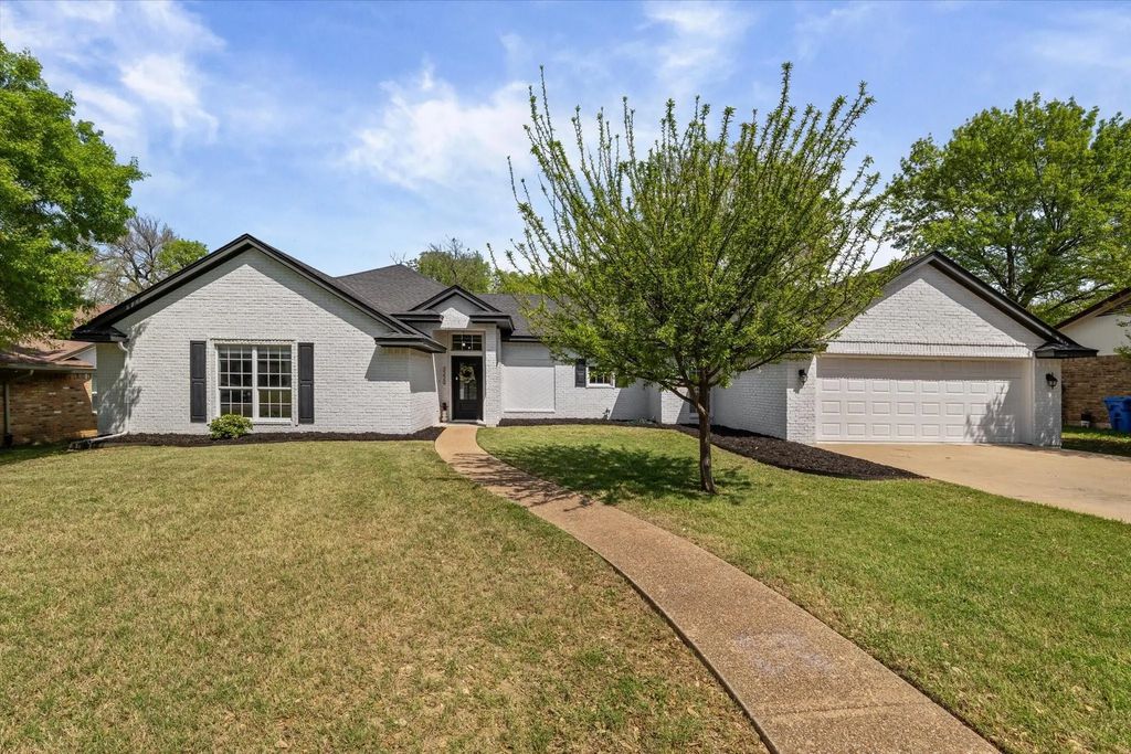 3229 Village Park Drive, Waco
