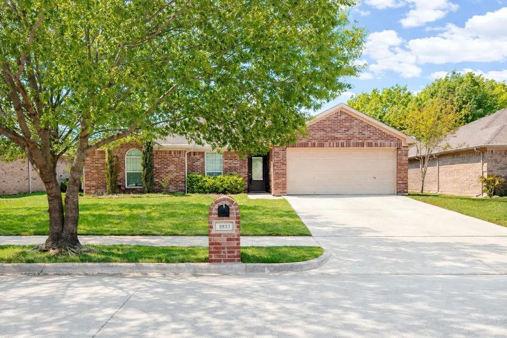 933 Sherry Lane, Saginaw