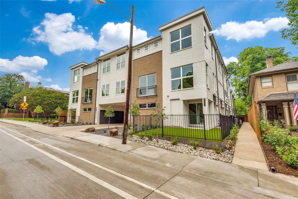 6319 Richmond Avenue 109, Dallas