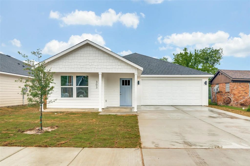303 Stallings Street, Terrell
