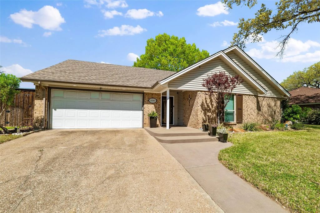 1503 Frontier Drive, Arlington