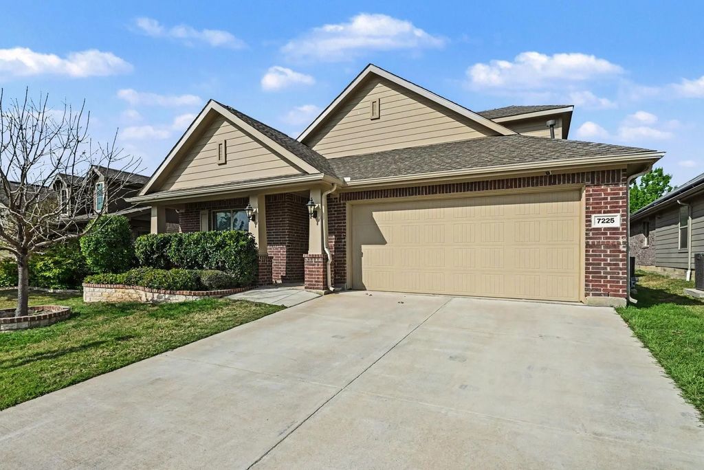 7225 Navoti Trail, Fort Worth