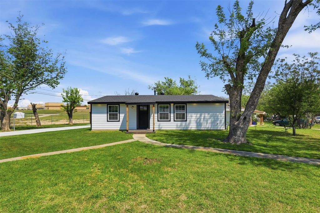 7944 Downe Drive, White Settlement