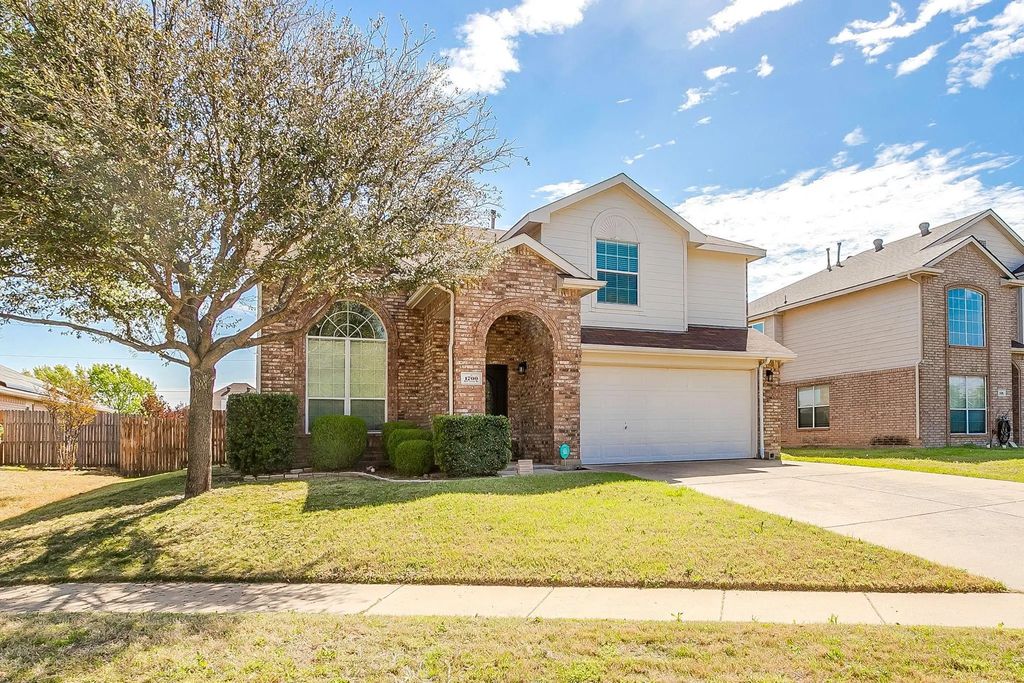 1700 Wolf Creek Drive, Arlington