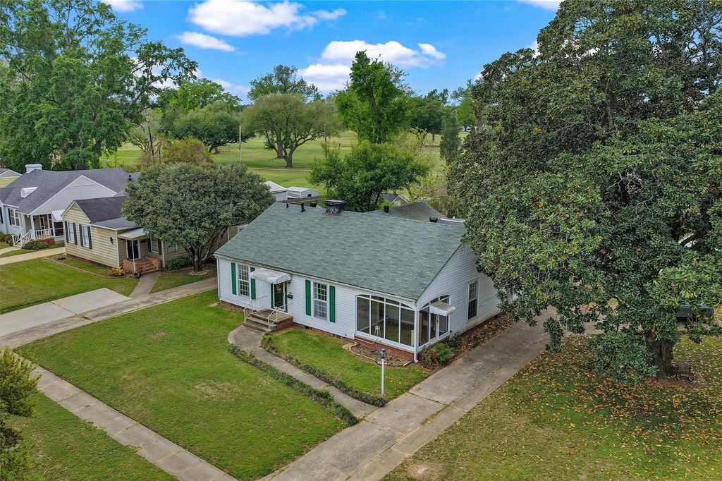 3632 Greenway Place, Shreveport