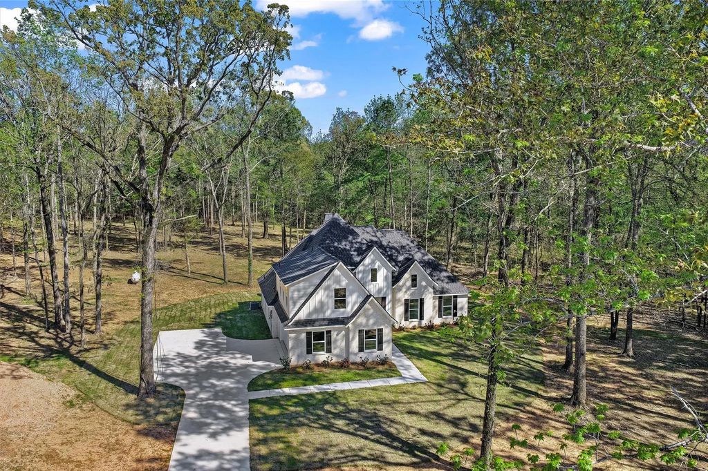 920 Butler Hill Road, Benton
