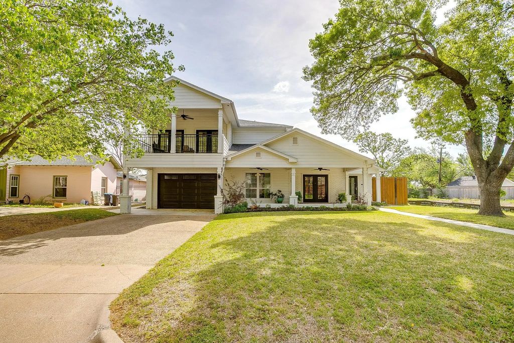 320 Eastwood Avenue, Fort Worth