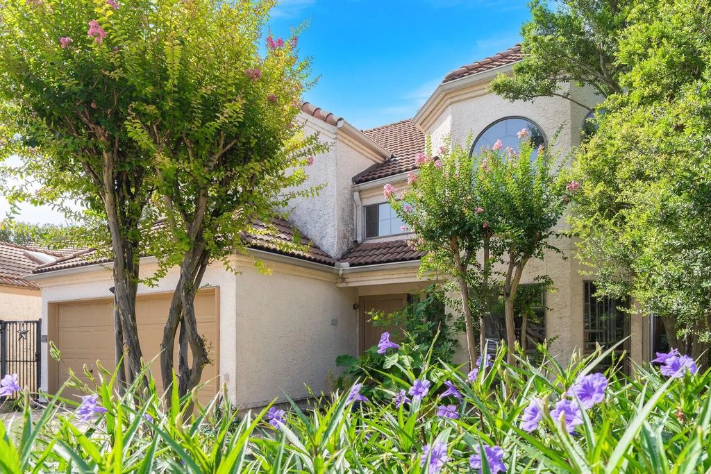 4304 Laguna Drive, Dallas