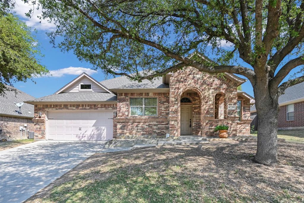 6336 Pinionpark Way, Fort Worth