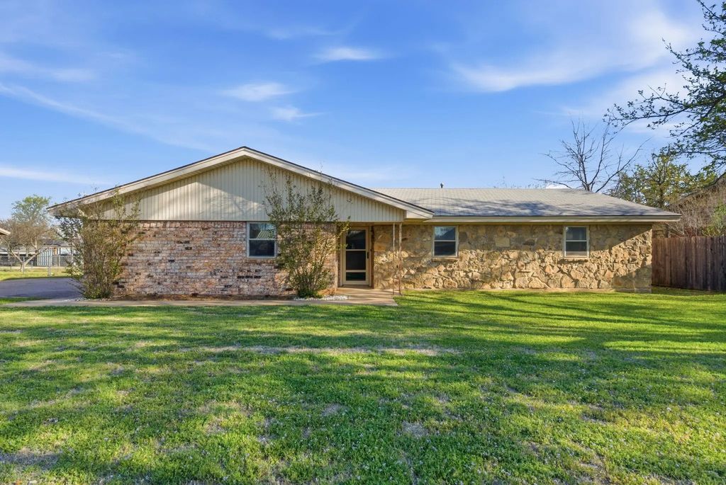 1404 Primrose Lane, Cisco