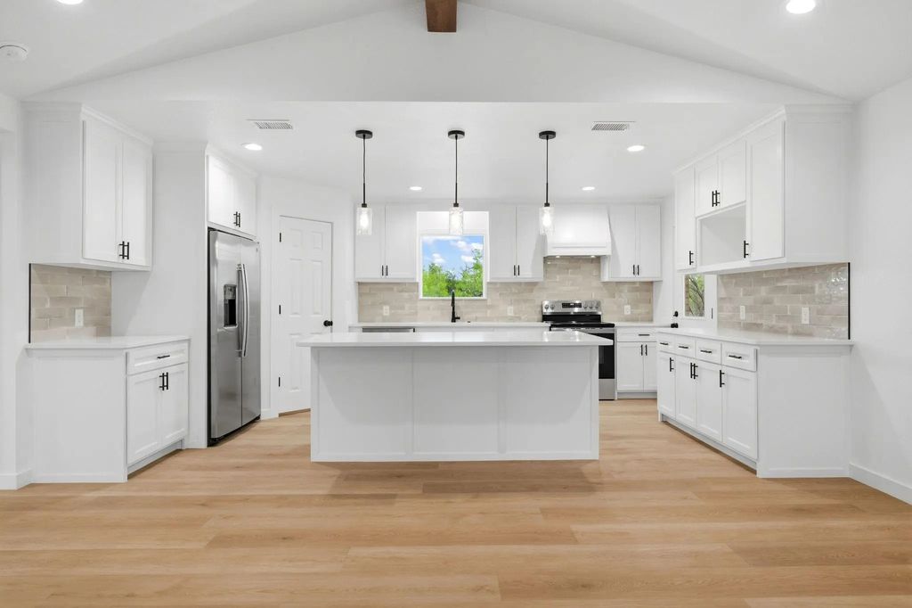 1556 Sunset Drive, Baird