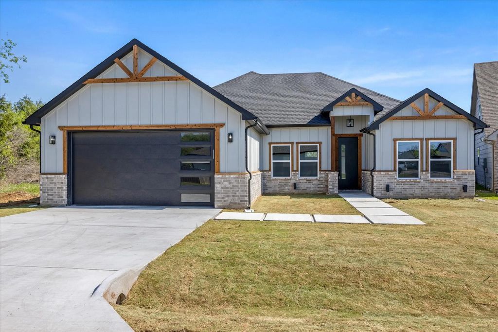 5607 Belaire Circle, Granbury