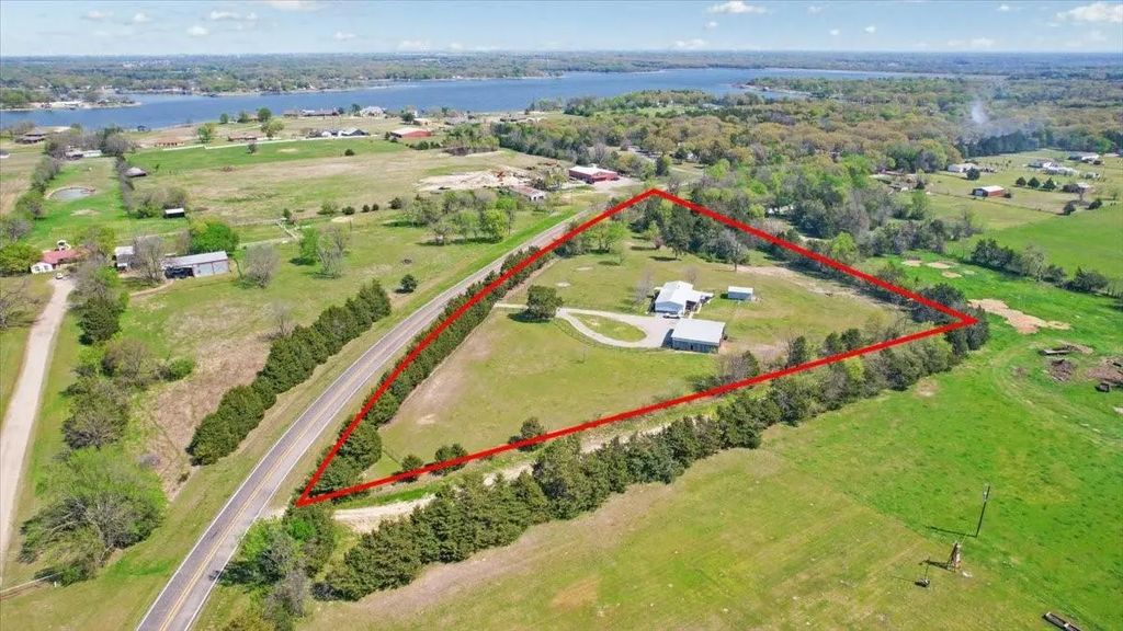 1718 Recreation Road 3, Bonham