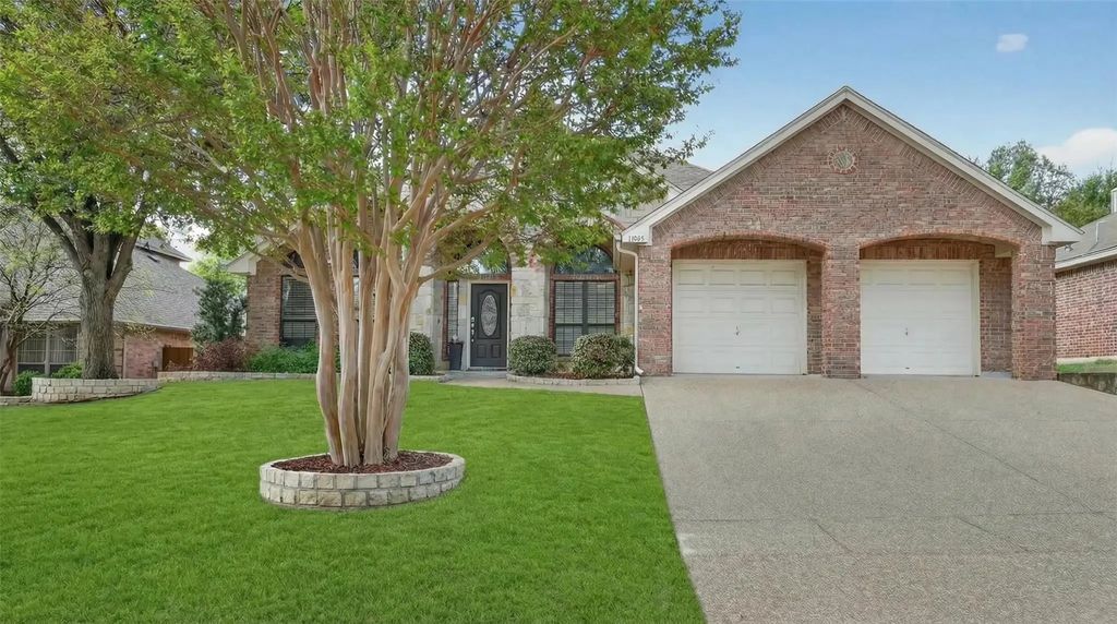 11005 Castle Oak Lane, Fort Worth