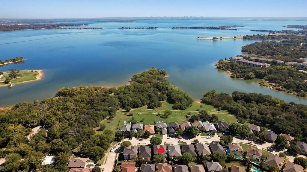 904 Lake Bluff Drive, Lake Dallas