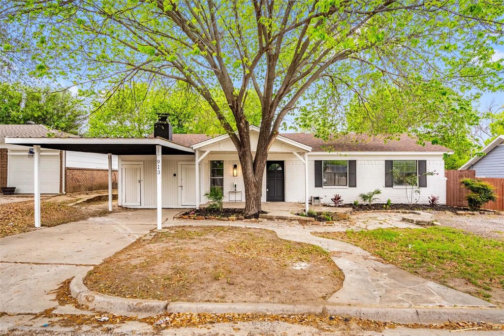 913 Ronald Street, White Settlement