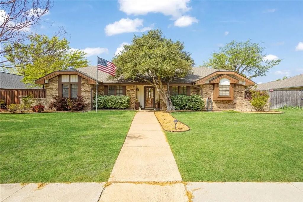 2813 Graphic Place, Plano