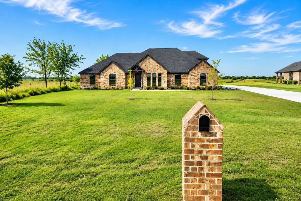 1165 Deerfield Drive, Wills Point