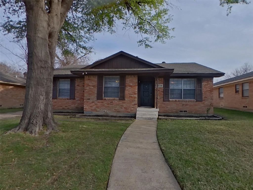 1316 Lexington Drive, Garland
