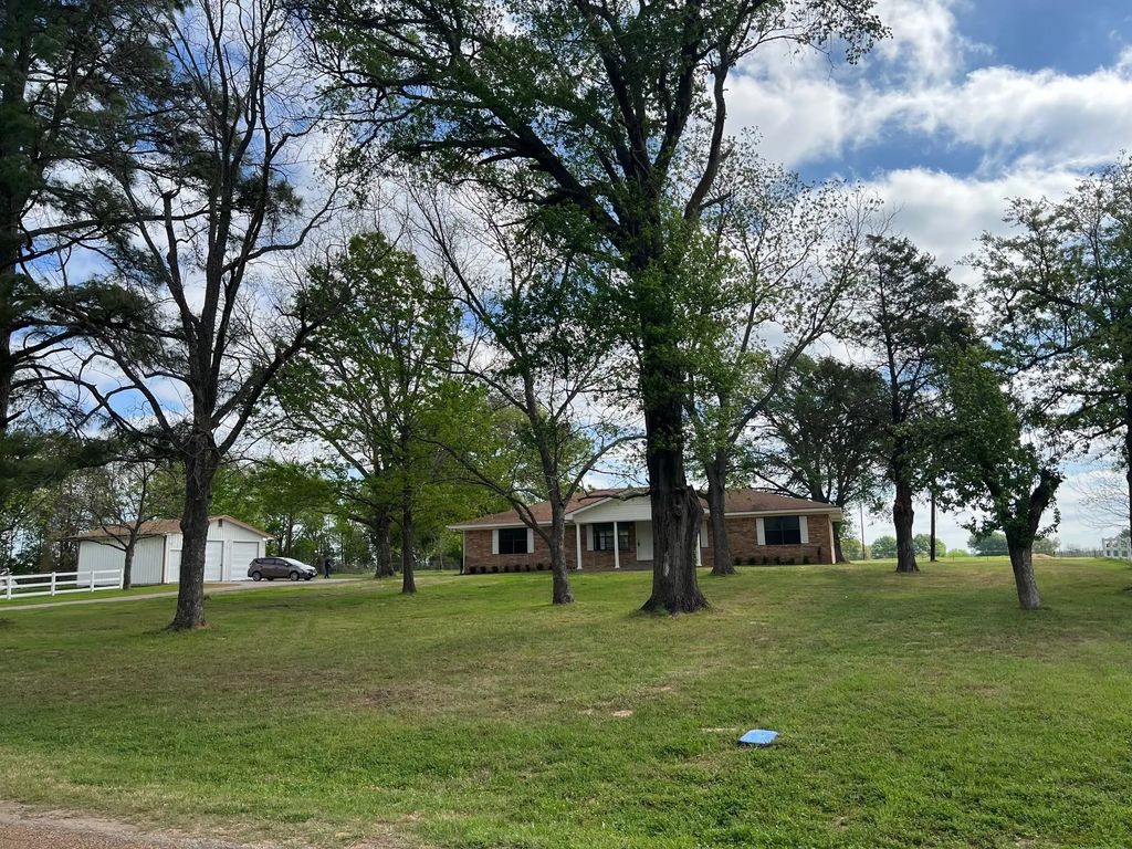 8740 County Road 2403, Tool