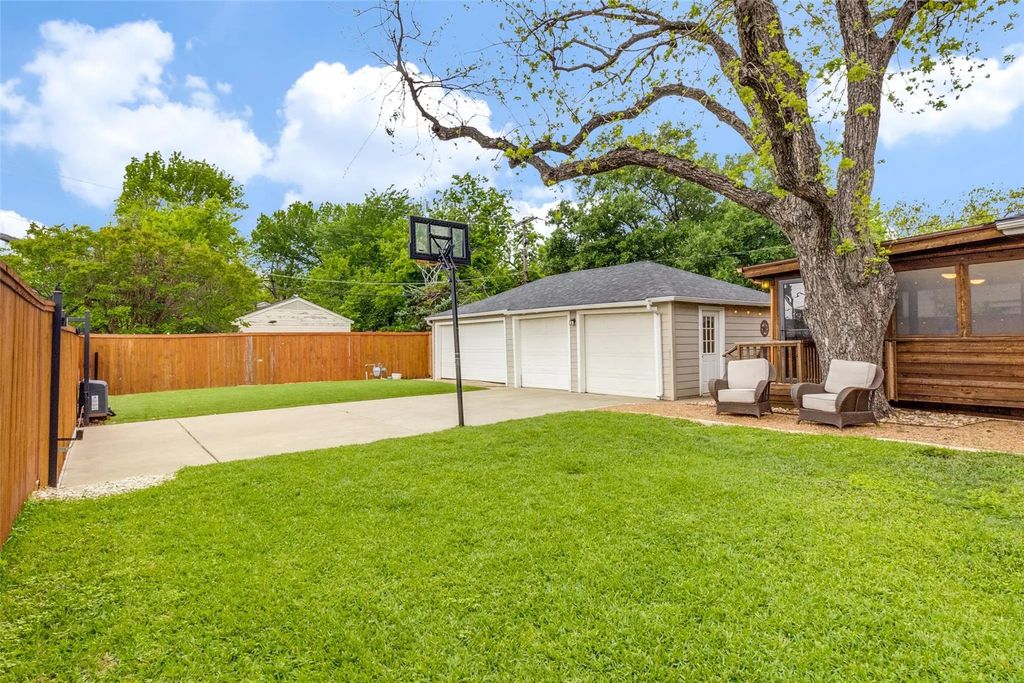 649 Northlake Drive, Dallas