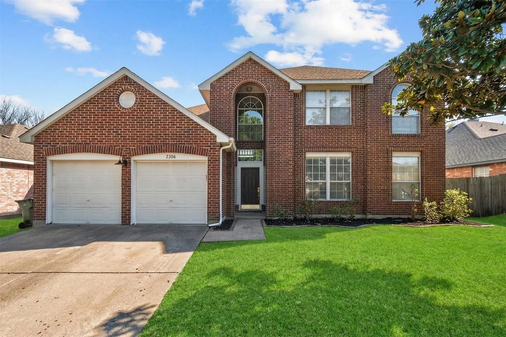 2306 Edinburgh Street, Arlington