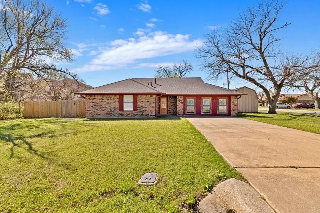 1010 Bolivar Street, Sanger