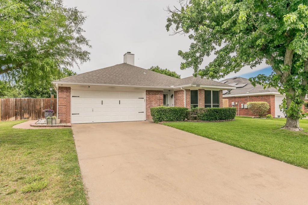 1013 Darren Drive, Burleson