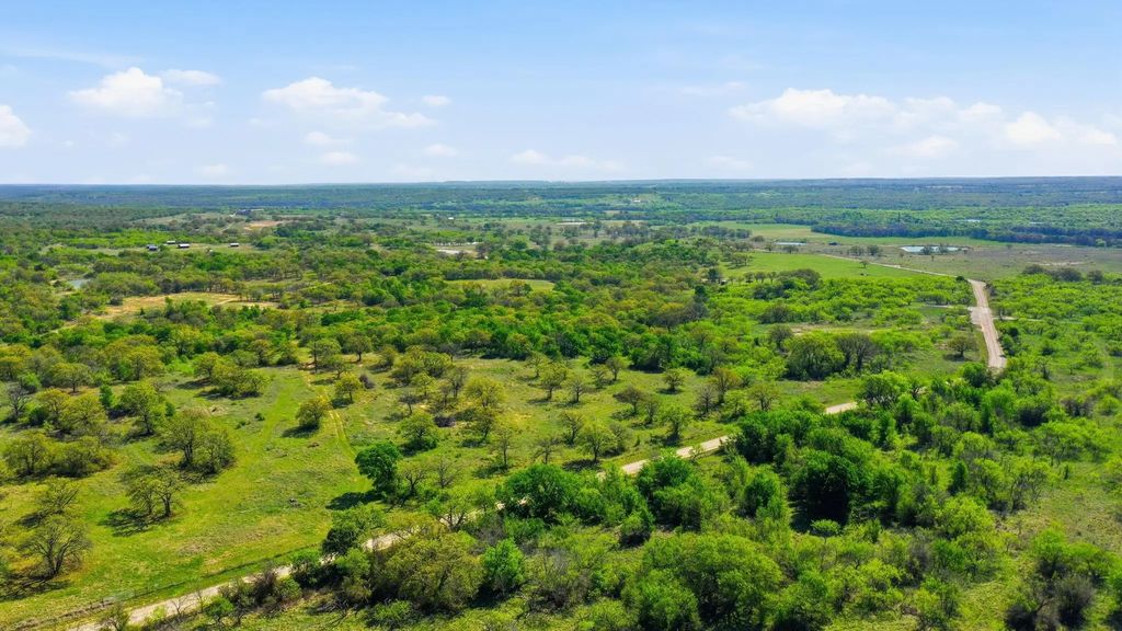827 Erwin Road, Jacksboro