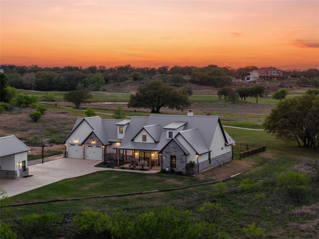 7504 Jibe Circle, Brownwood